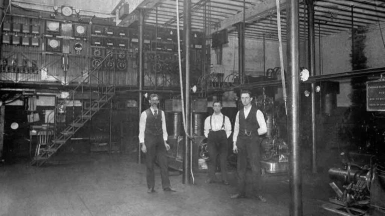 Henry Ford: Three Bold Attempts That Led to a Business Revolution